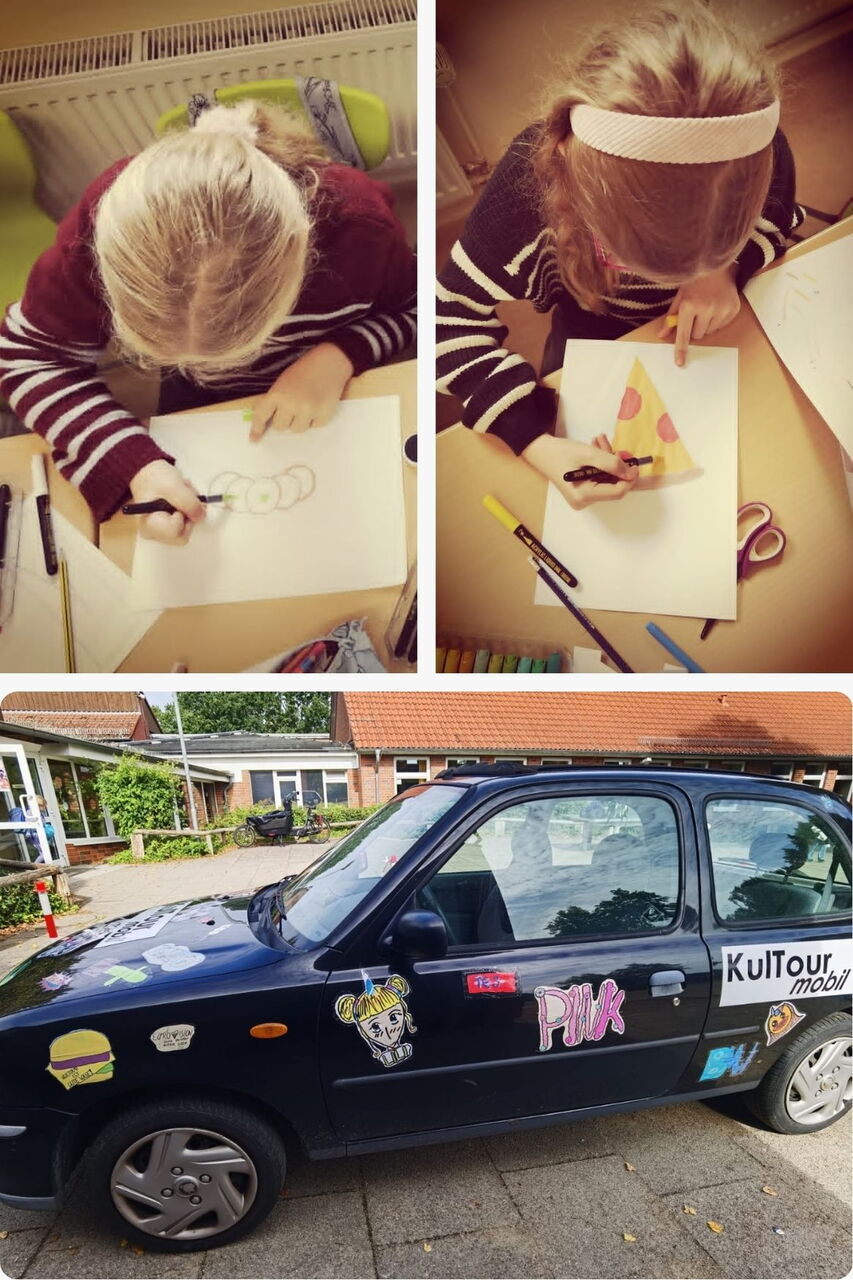 Zwei Fotos zeigen ein Mädchen mit gestreiftem Pullover und Haarband, das an einem Tisch sitzt und auf Papier zeichnet, darunter ein schwarzes Auto mit verschiedenen Aufklebern, darunter 'PINK' und 'KulTour mobil'
